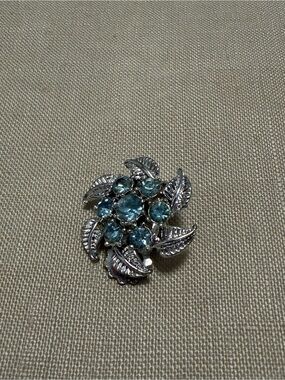 Vintage 1950s Blue Rhinestone Floral Dress Clip Collar Accessory